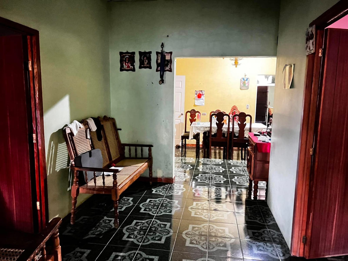Casa con Local Comercial en Ubicación Estratégica en Chinameca, San Miguel