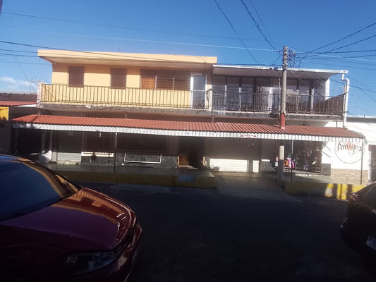 Gran Propiedad Comercial y Residencial en el Corazón de Candelaria, La Frontera