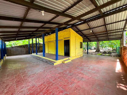Rancho a Remodelar en Venta a Solo 300 Metros del Mar | Playa Costa Azul, Sonsonate