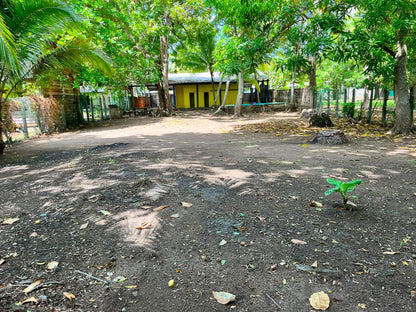 Rancho a Remodelar en Venta a Solo 300 Metros del Mar | Playa Costa Azul, Sonsonate