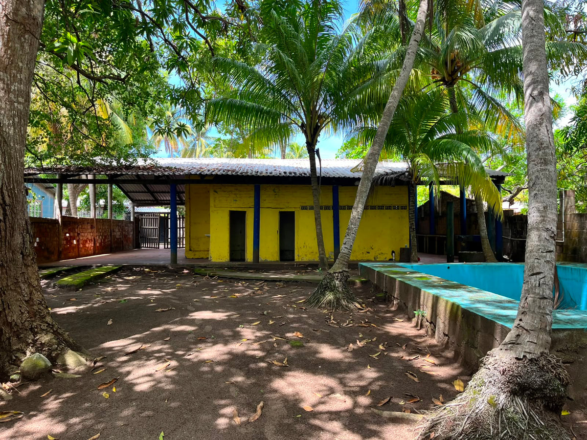Rancho a Remodelar en Venta a Solo 300 Metros del Mar | Playa Costa Azul, Sonsonate