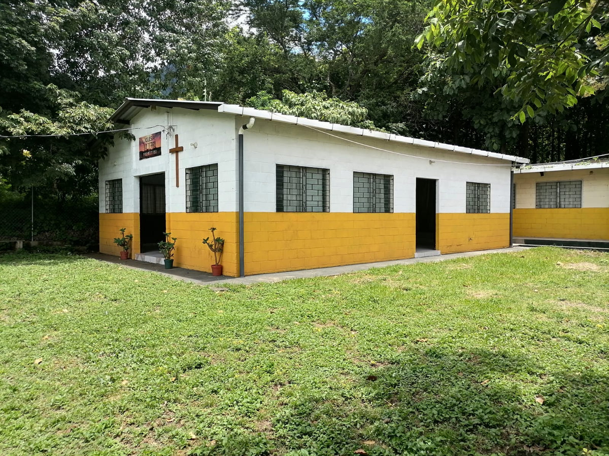 Propiedad en Venta en Lago de Coatepeque, Santa Ana – Amplios Espacios y Múltiples Posibilidades de Uso
