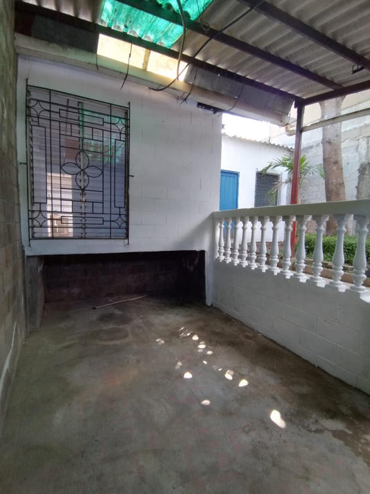 Casa en Venta en Las Palmeras, Santa Tecla | Excelente Ubicación y Gran Potencial de Inversión