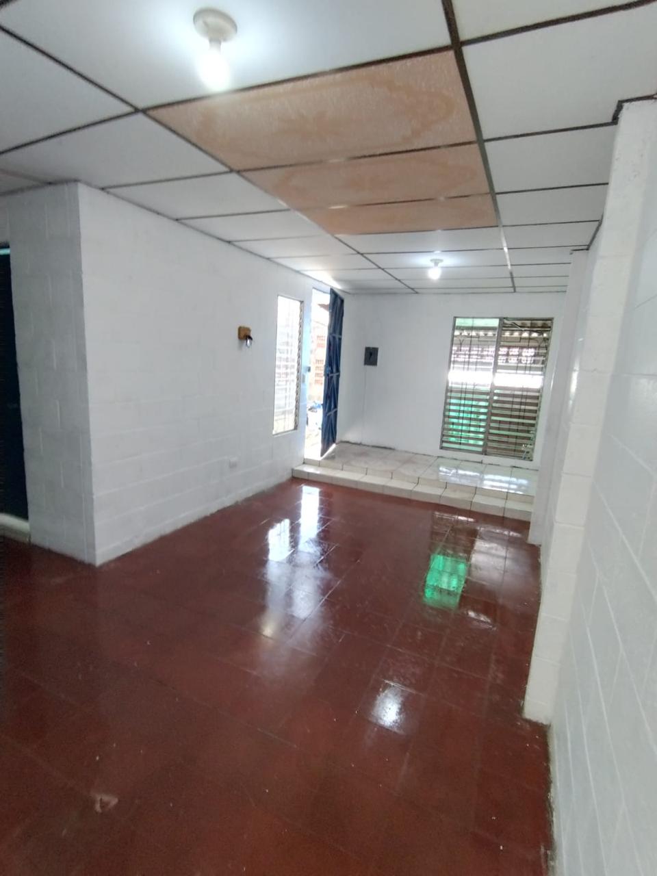 Casa en Venta en Las Palmeras, Santa Tecla | Excelente Ubicación y Gran Potencial de Inversión