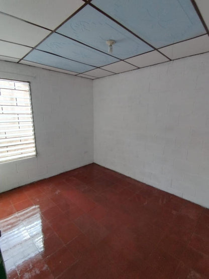 Casa en Venta en Las Palmeras, Santa Tecla | Excelente Ubicación y Gran Potencial de Inversión