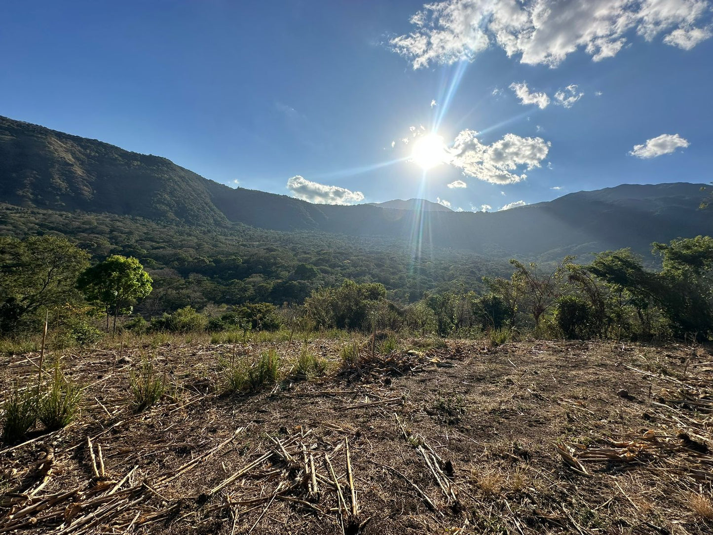 Terreno en Venta en Santa Ana con Vista al Lago de Coatepeque