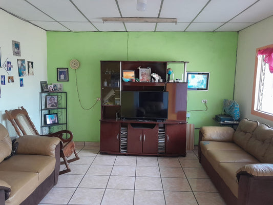 Casa en Venta con Excelente Ubicación a Solo 50 Metros de la Carretera Panamericana