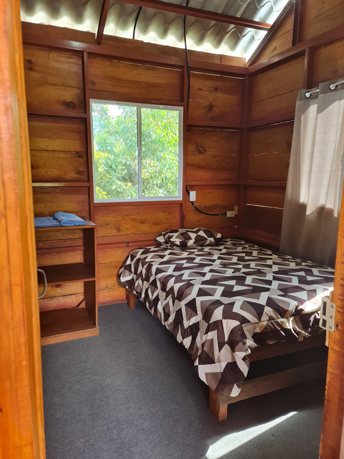 Finca en Venta en Jayaque, La Libertad | 39,000 Varas² con Cultivo de Café y Acceso a Orilla de Calle