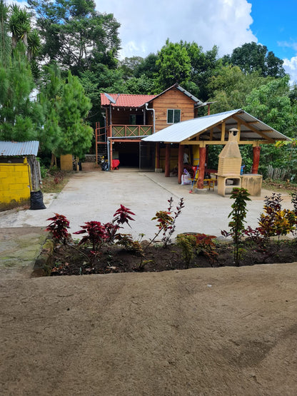 Finca en Venta en Jayaque, La Libertad | 39,000 Varas² con Cultivo de Café y Acceso a Orilla de Calle