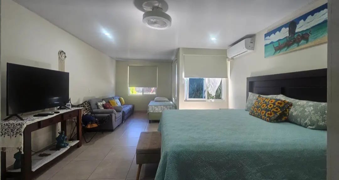 Terreno con 2 Casas Independientes en Joyas del Pacífico – Costa del Sol