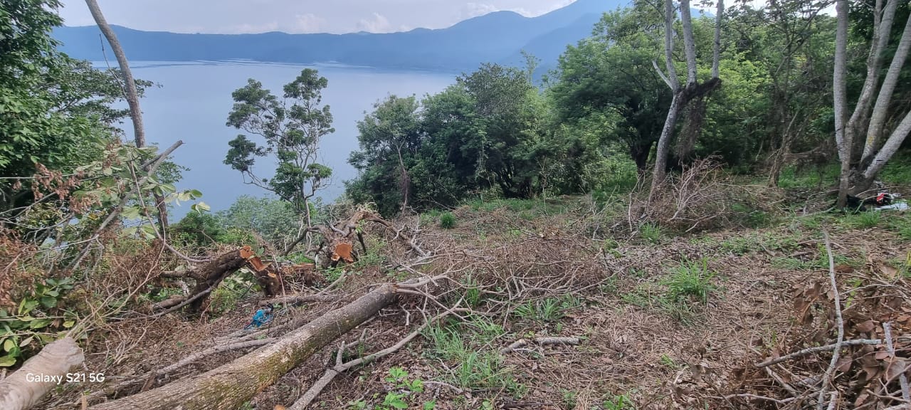 Terreno Semiplano con Espectacular Vista al Lago de Coatepeque – Cantón Flor Amarilla
